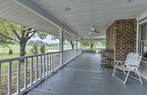 Remodeled Pittsboro Farmhouse Sitting on 220 Acres - Foto 25