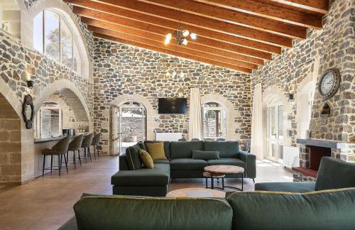 Villa Pasiphae - With Private Heated Pool - Photo 63