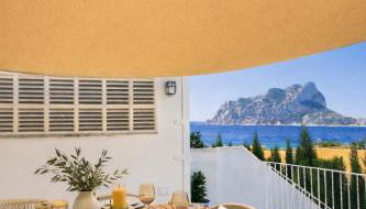 Espectacular villa junto a la playa, piscina privada y vistas al mar - Foto 2