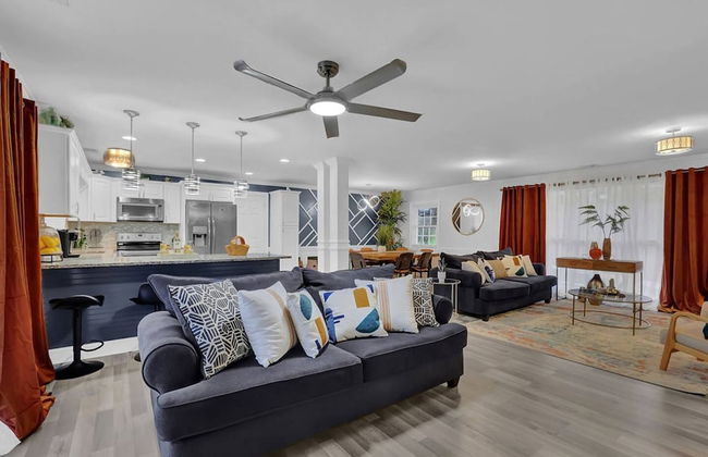 Lrg 5BR 5BA Home w 10 Beds Pool Hottb Gamerm2 - Foto 16