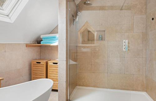 Beautiful Secluded 2 Bedroom Coach House - Foto 5