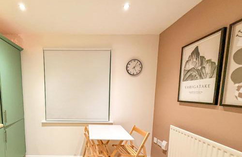 Tutu Suite - Stylish & Quiet City Centre 2 Bed Apartment I Free private Parking & Fast WiFi - Foto 8