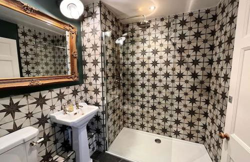 Blue Anchor House - Seaview, Hot Tub Apartments - Photo 67