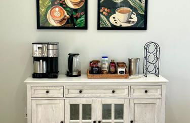 Tranquil Lakeview Home w Porch Bokeelia Retreat - Foto 15