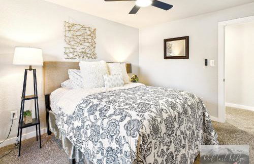 Boho Revival Modern Glam with AC in Downtown Albany - Foto 26