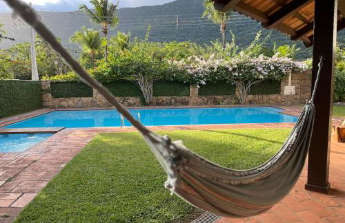 Spacious house with pool - 100m from the sea in Guaecá - Foto 17