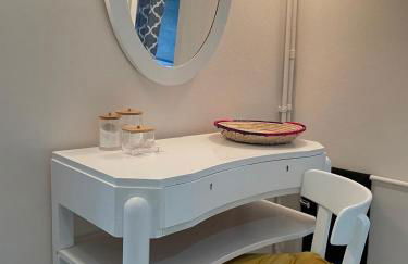 Peculiar Garden Apartment - Photo 16