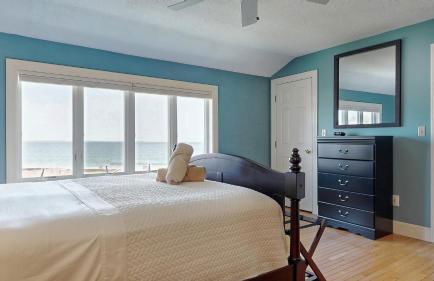 Beauty on the Beach by Bayley Vacation Rentals - Photo 4