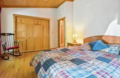 Lakefront Log Home on Huge Lake in Private Cove - Foto 17