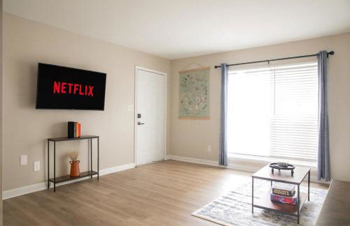 1BR Near UAB with Free Parking, Fast Wi-Fi, Workspace - Foto 31