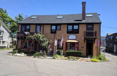 The Crow's Nest @ Rockport's Sail Loft - Foto 6