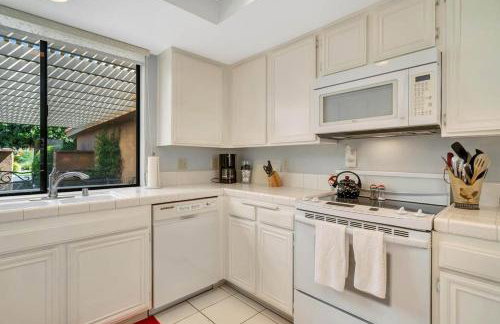 Spectacular View Just Steps to Pool and Jacuzzi at Sunrise Country Club - Foto 21