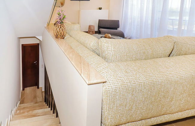 Luxurious 4-bedroom Villa With Private Pool in Kassandra, Halkidiki - Photo 33