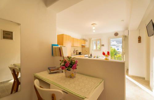 Aloni Stone Studio with Private Parking - Photo 5