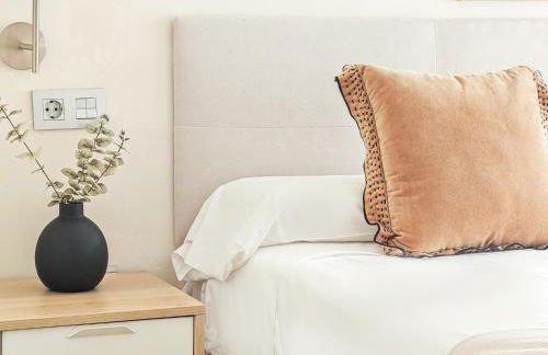 AZZ Sevilla Torre de la Plata Apartamentos - Photo 136