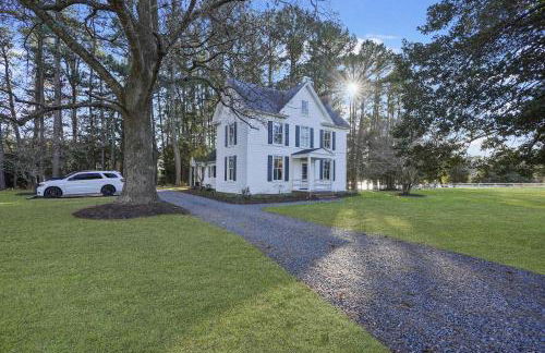 3BR Farmhouse with Porch Fire Pit Horseshoe Pit - Foto 26