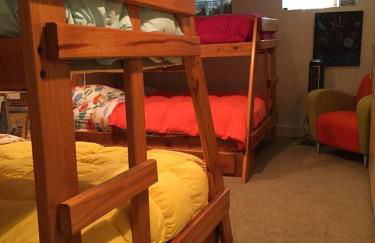 Mid Century Beauty with Huge Sunny Porch - Foto 20