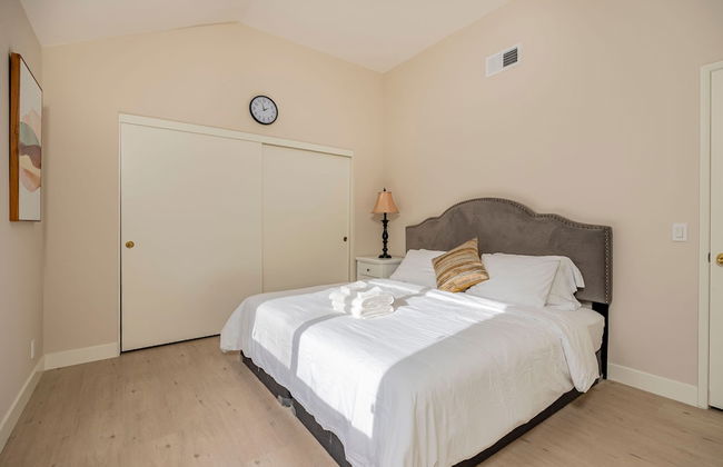 Newly Remodeled Suburban House - Foto 27