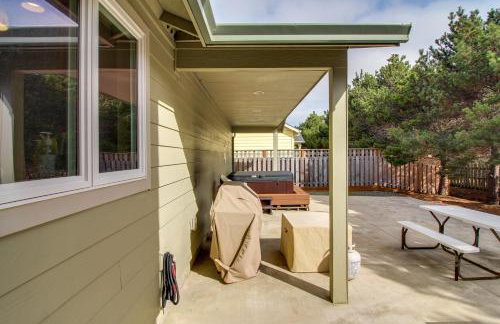 Spacious Bandon Getaway - 2 Blocks to Ocean! - Photo 33