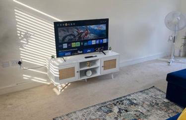 Great Ambience 3-Bedroom for Groups & Contractors - Photo 21