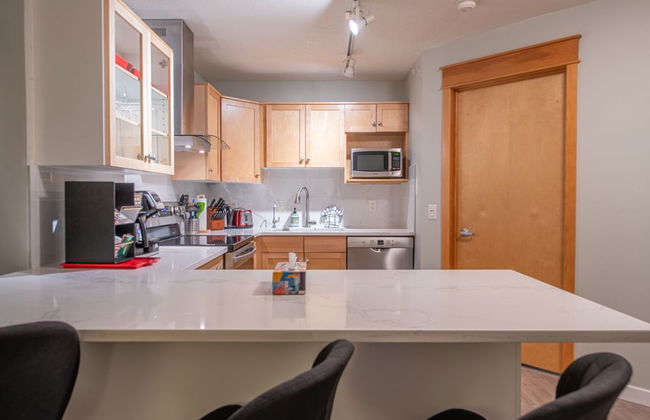 Mountain View 2 Bedroom Condo-Top Floor - Photo 5