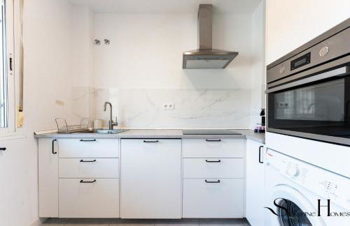 Beachside Retreat with Private Terrace - Foto 8