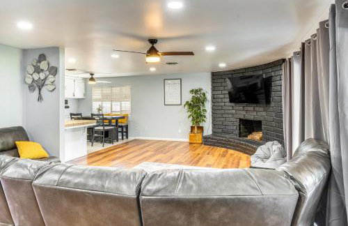 7 Mi to Dtwn Poolside Paradise in Bakersfield! - Photo 3