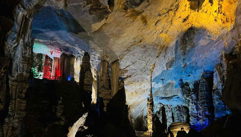 À l'intérieur des grottes