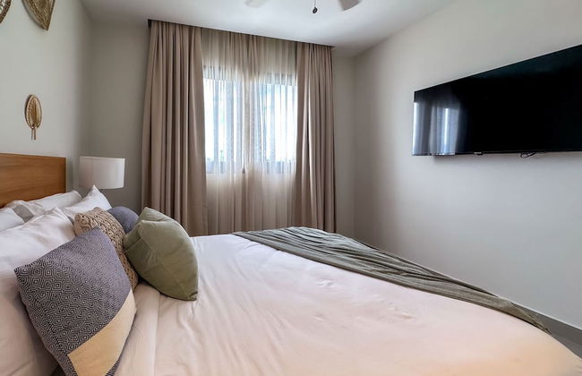 4 Bedroom Beach Penthouse w Private Rooftop - Foto 46