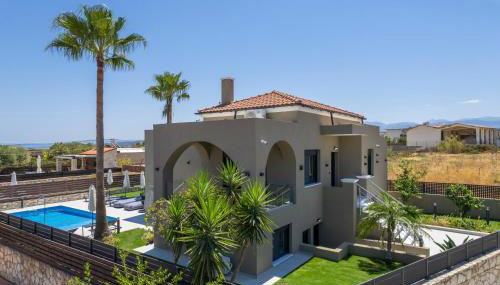 Luna Luxury Living - Photo 3