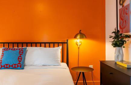 Dual Bachelor Pads w/ Rooftop Lounge & Games Sleeps 26 5 Min to Broadway - Foto 35