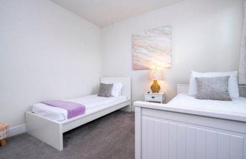 Comfortable home Near Disney & Private Pool 17414 - Foto 34