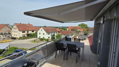 Moderne 3 Zimmer Wohnung Panorama mit großem Balkon für 4Personen inklusive Wifi und Parkplatz - Foto 4