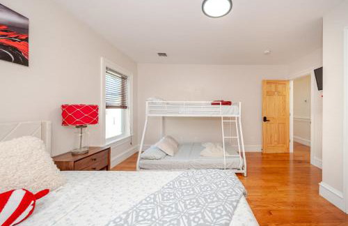 383 - 3BR Quincy - Chic House near Adams Park - Foto 33