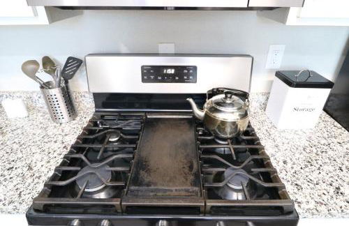 Renovated Stay, Parking, Near DT & Airport - Foto 12