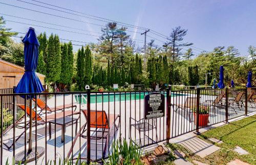 Shorebreeze Inn - Photo 3