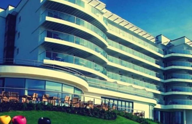 Panoramic sea Views in Beachfront apt w Balcony - Foto 20