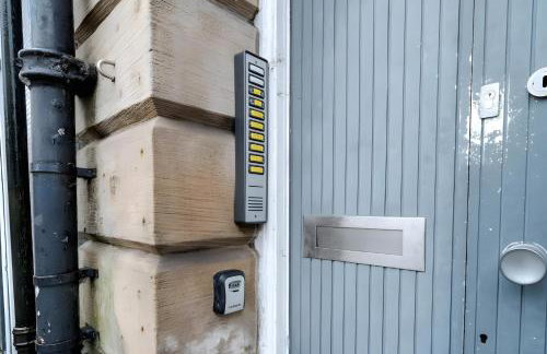 Stylish 3BR Derby Apartment - Sleeps 6, Central Location - Foto 44