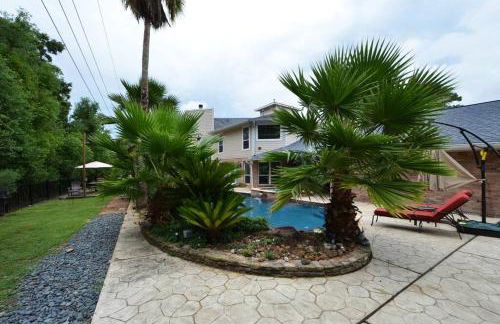 Crosby Backyard Oasis with Weekday Specials! - Foto 68