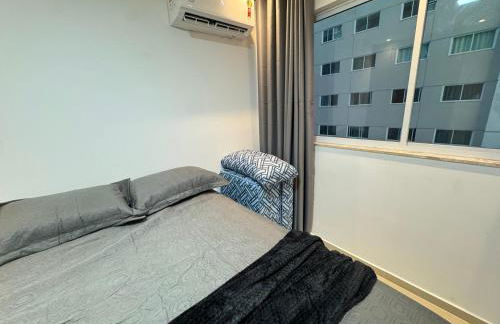 Ap próx ao Shopping com garagem, piscina e ar - Foto 17