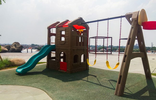 Elegant And Tidy Studio At Grand Kamala Lagoon Apartment - Foto 13