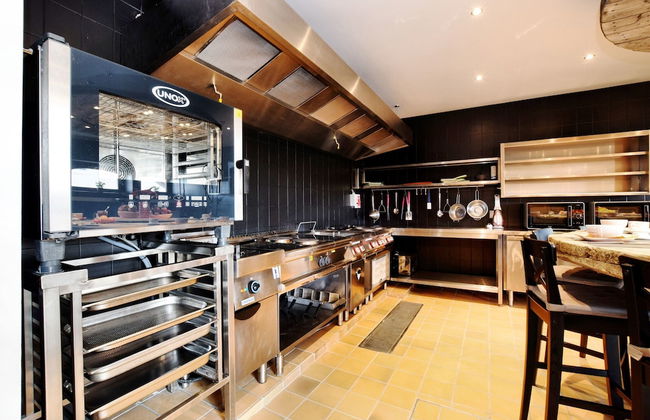 Fancy Holiday Home in Sainte-cecile With Pool House & Indoor Pool - Photo 35