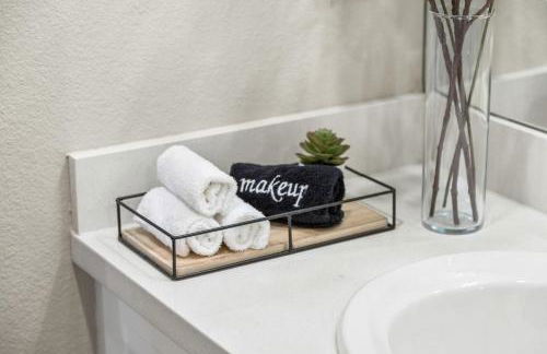 Chic Apt with Jacuzzi, Pool Nr Casino & Shopping - Foto 12