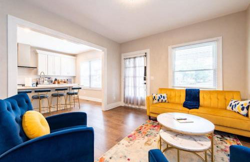 2BR Haven: Remodeled Gem! - Foto 33