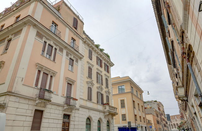 Charming Colosseum - Photo 26