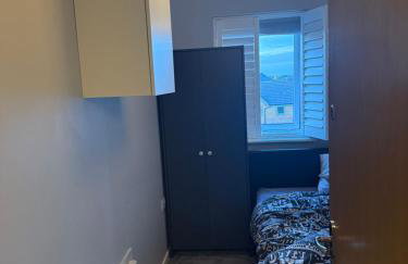 Cosy room near all amenities with free parking and WiFi - Photo 2