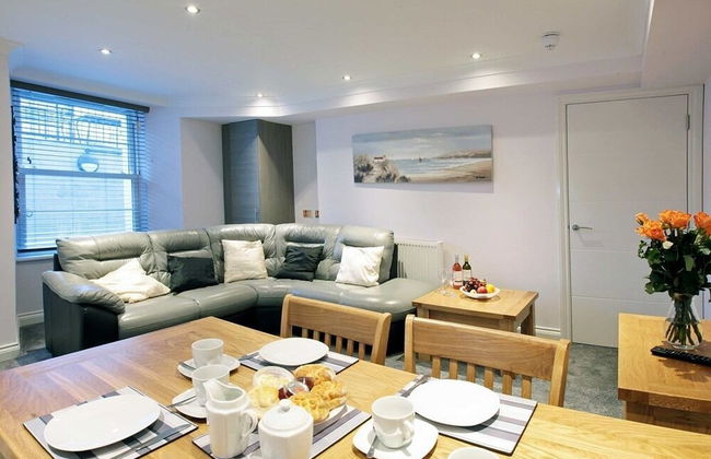 Austen's Luxury Apartments - Photo 39