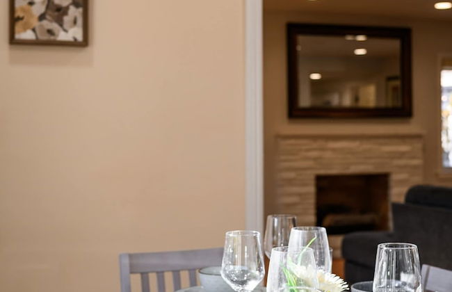 Luxury Estate With Sparkling Pool & Elegant Amenities - Foto 73