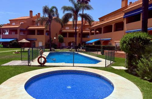 No10 - Beachfront Estepona close to port, 2 bedroom, 2 bathroom, sleeps 5 - Photo 34