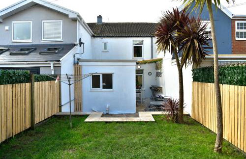 Rare Free Parking in Heart of the City - Highly Rated Townhouse & Garden - Peaceful Area Less Than 5min Walk to Beach, Shops, Bars, Arena, Marina, Parks - Foto 16